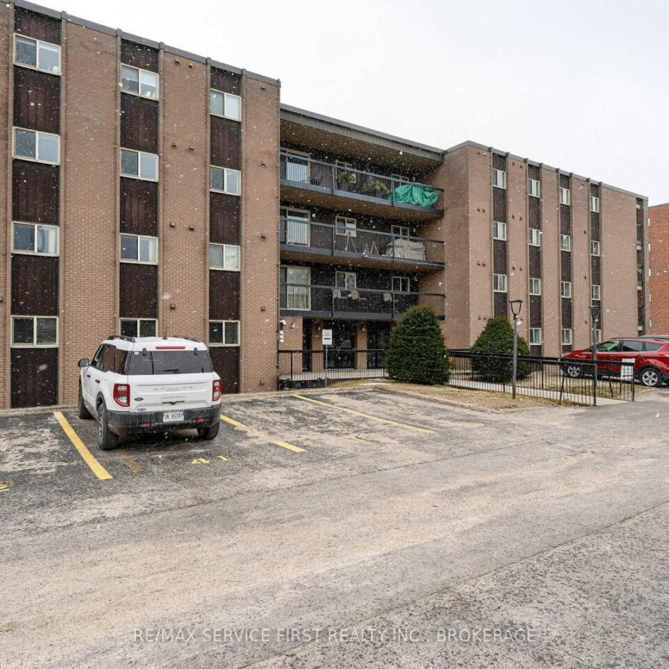 301 – 610 William Street S, Gananoque