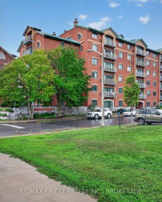 302 – 2 Bay Street, Kingston
