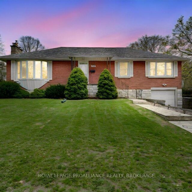 302 Arrowhead Place, Kingston