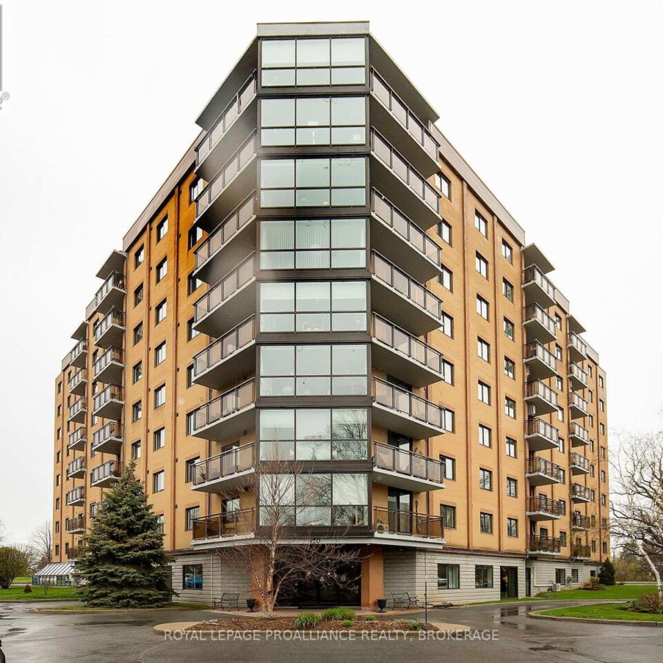 305 – 120 Barrett Court, Kingston