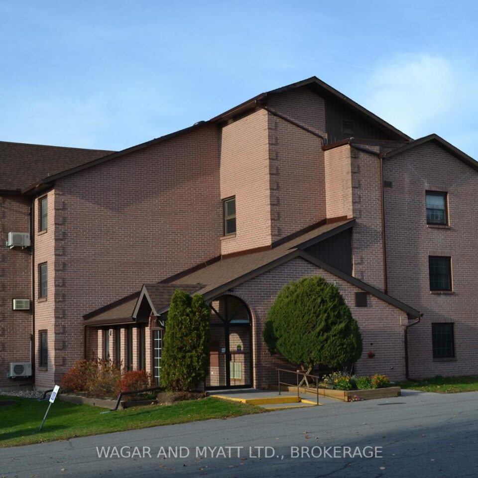 305 – 9 Centre Street S, Greater Napanee