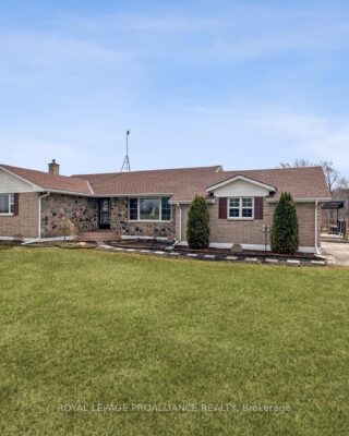 305 Valley Road, Prince Edward County