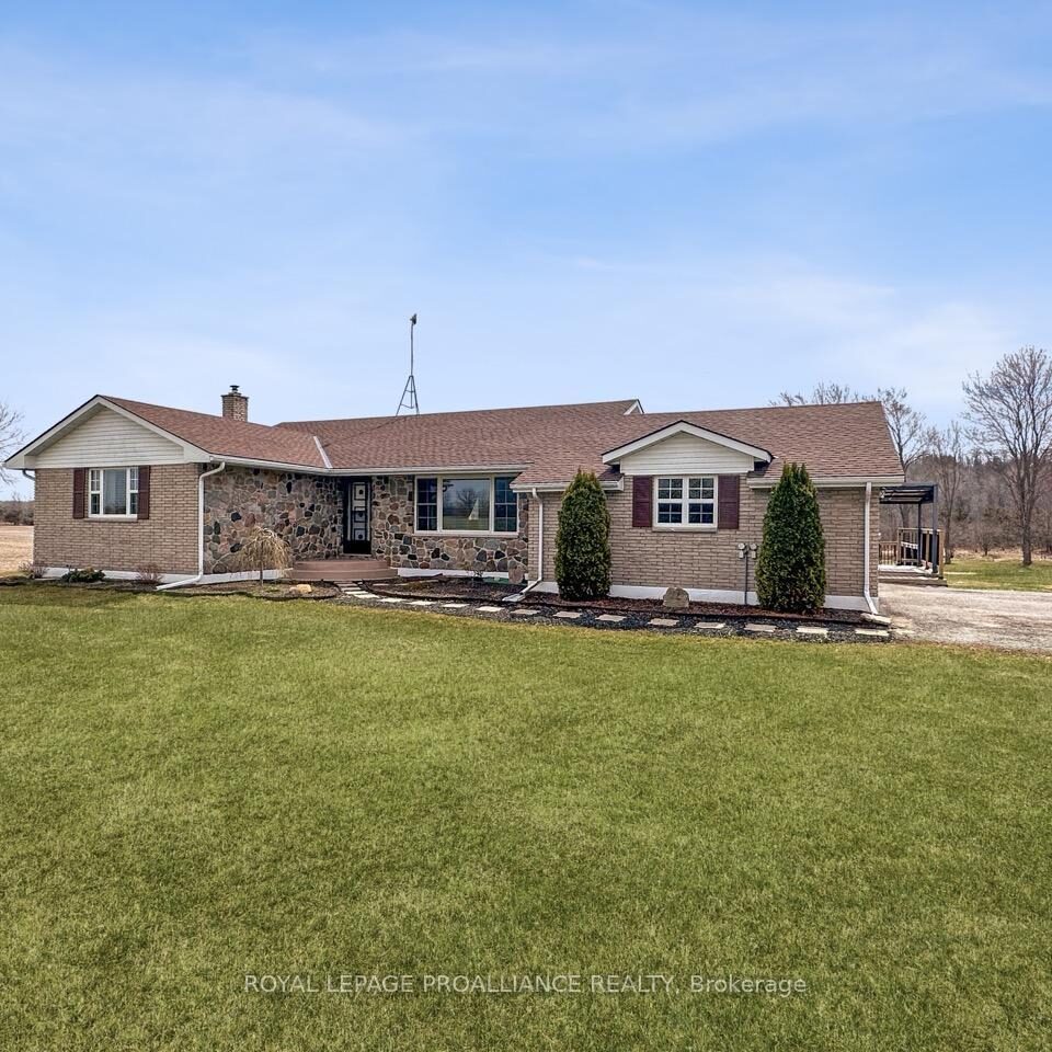 305 Valley Road, Prince Edward County