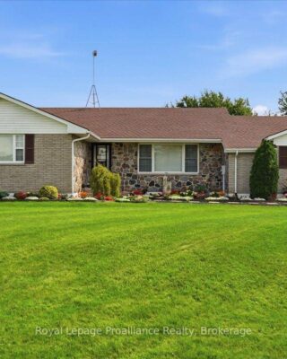 305 Valley Road, Prince Edward County