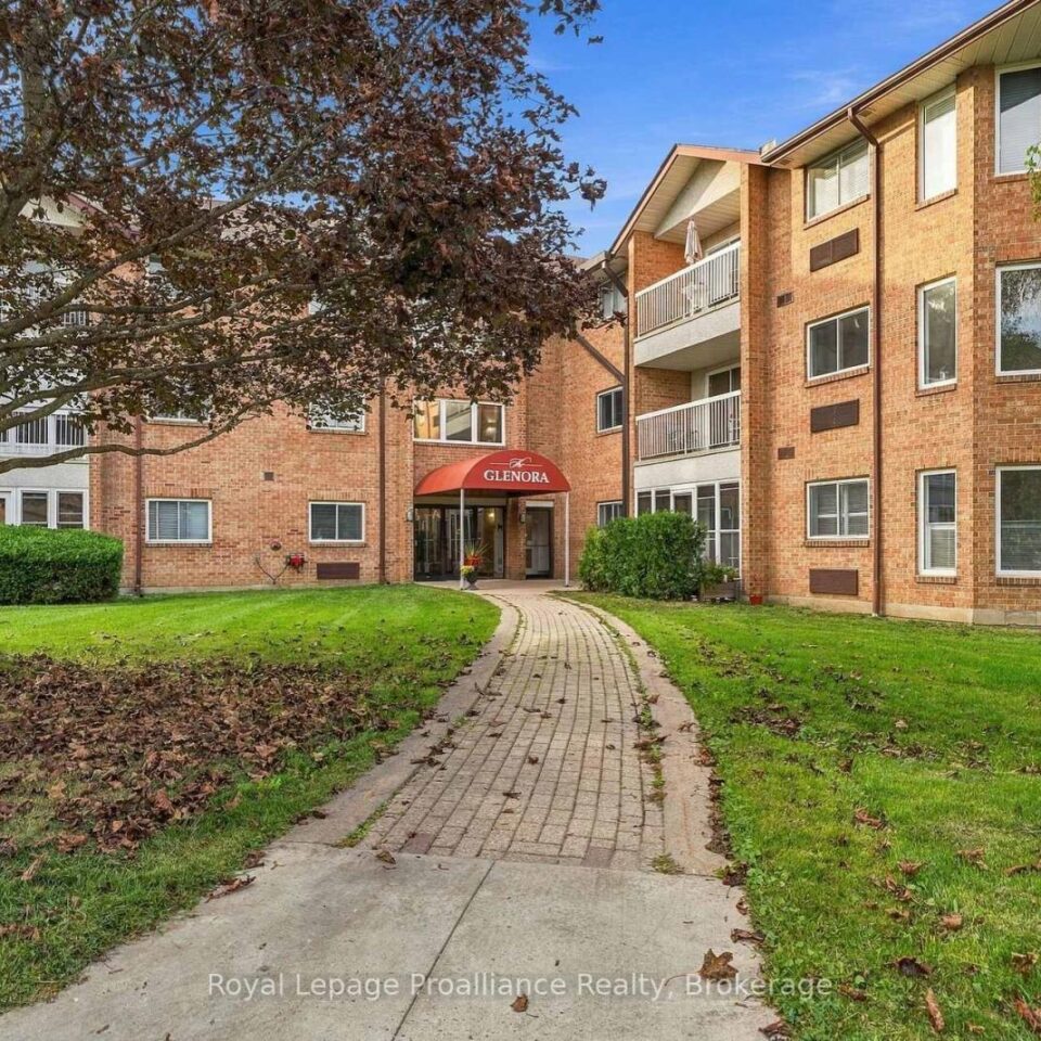 307 – 8 Talbot Street, Prince Edward County