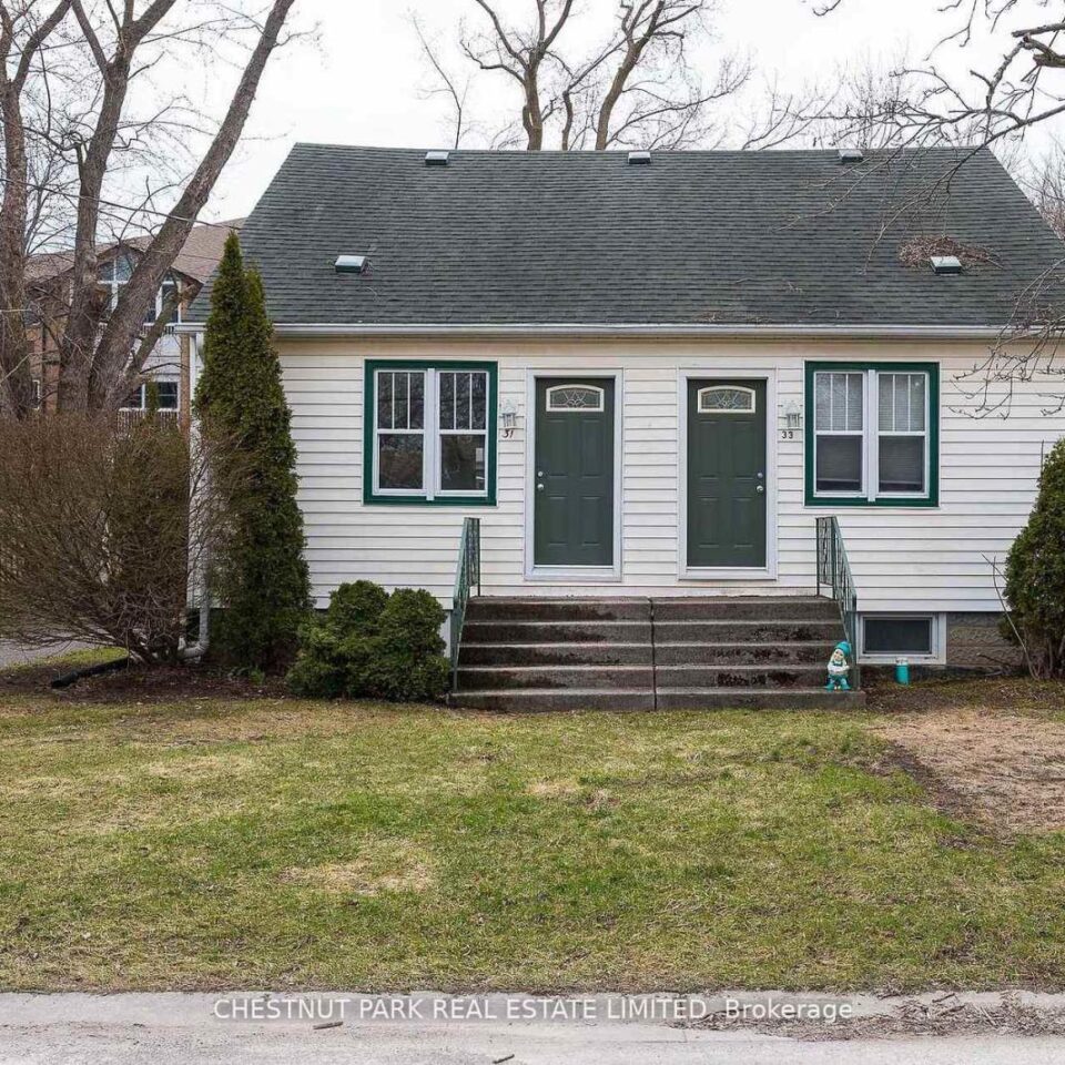 31-33 Washburn Street, Prince Edward County