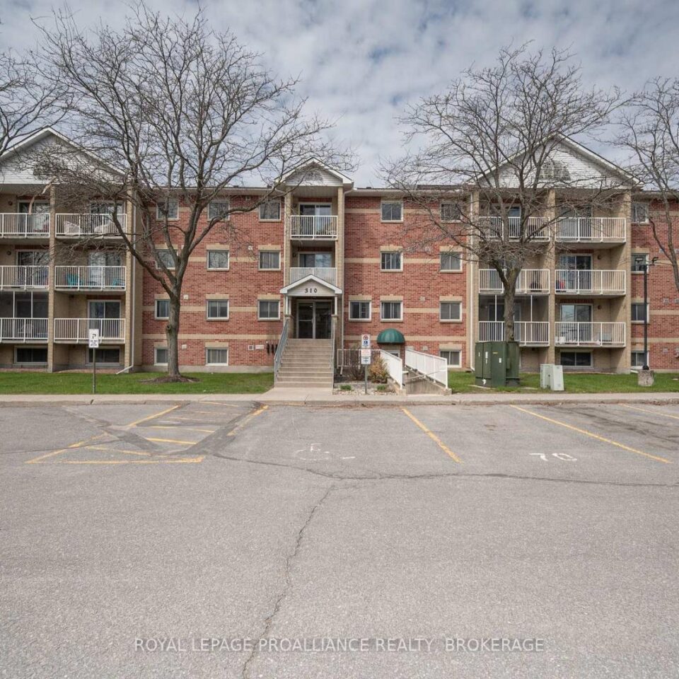 313 – 310 Kingsdale Avenue, Kingston