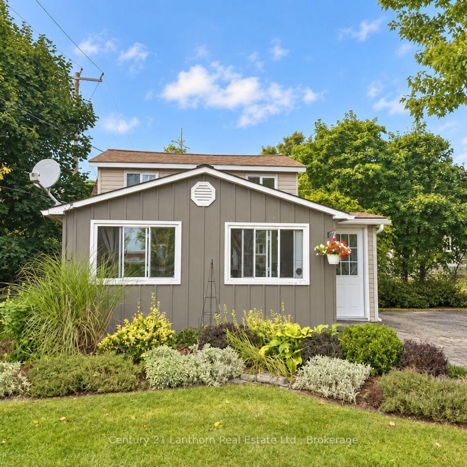 314 Second Avenue, Prince Edward County