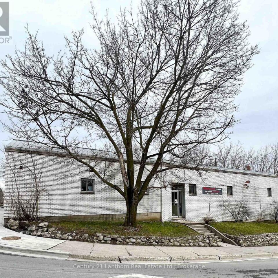 316 Picton Main Street, Prince Edward County