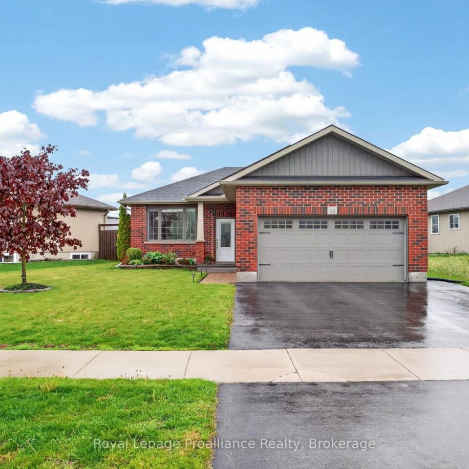 32 Aspen Drive, Quinte West