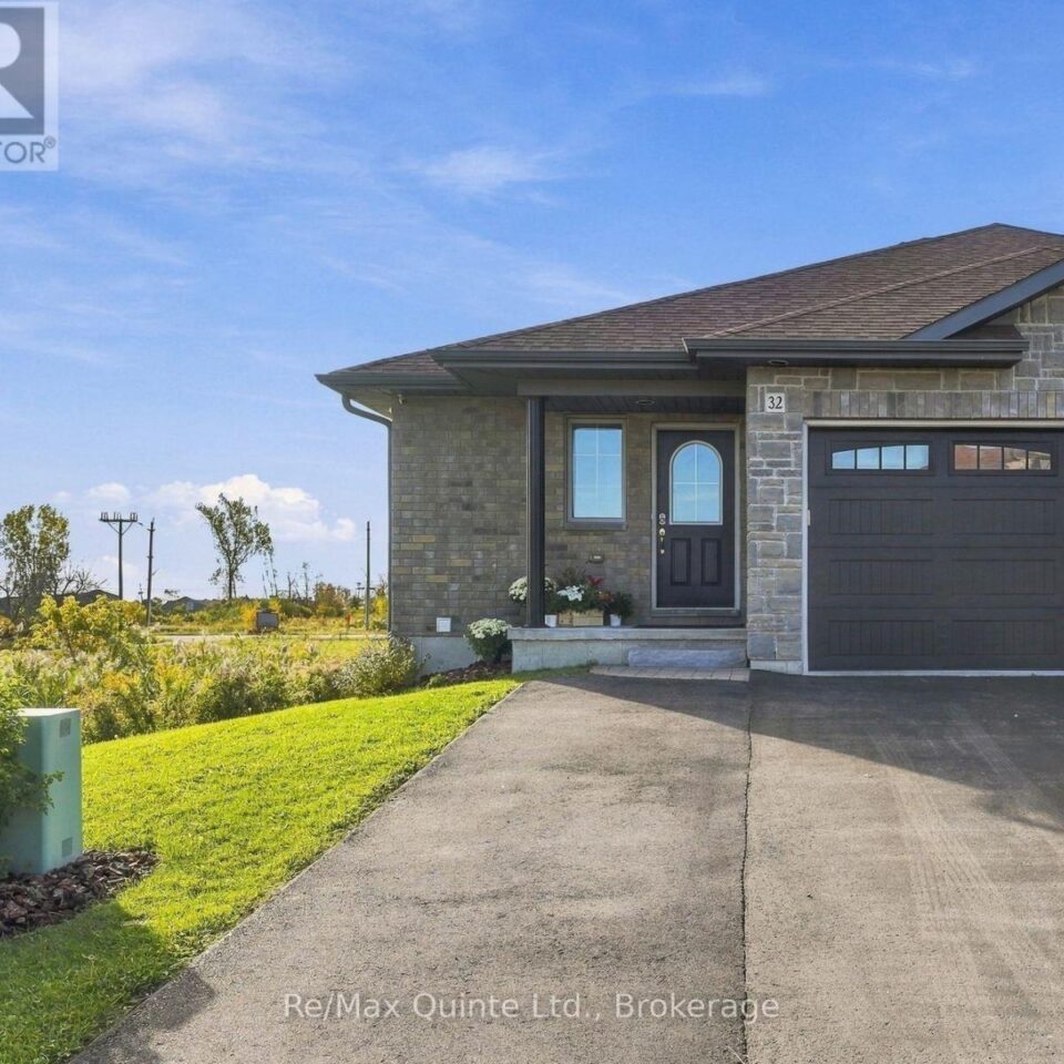 32 Cortland Crescent, Quinte West