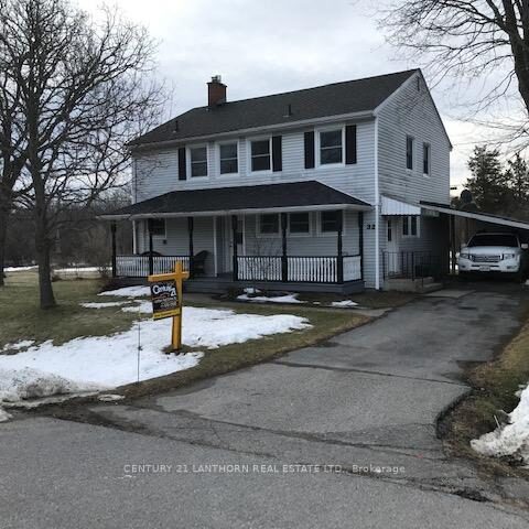 32 Ortona Circle N, Prince Edward County