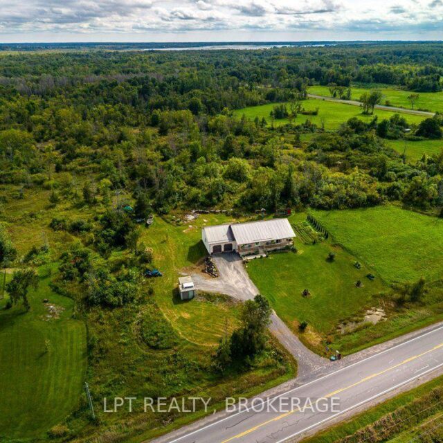 3284 County Road 14 Road, Stone Mills