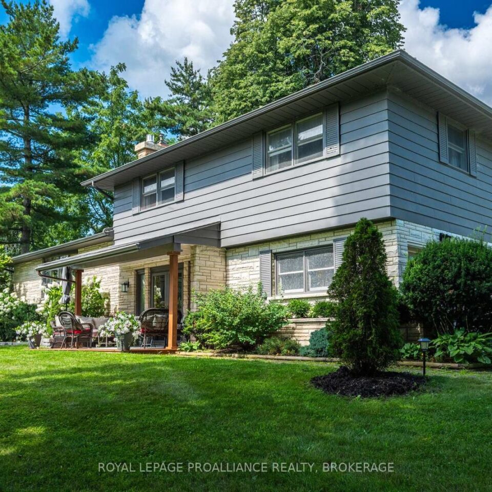 330 Elmwood Drive, Gananoque