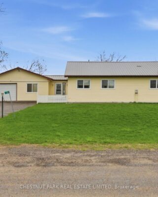 34 Royal Road, Prince Edward County
