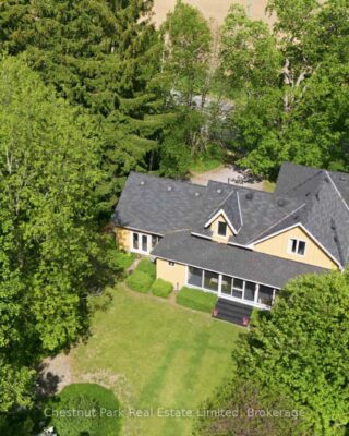 352 County Road 10, Prince Edward County