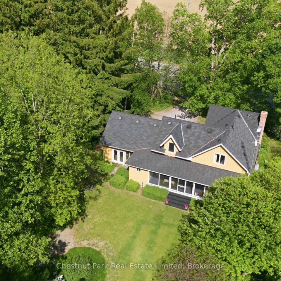 352 County Road 10, Prince Edward County