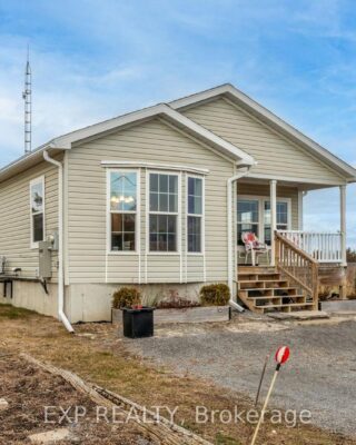 3589 County Road 8, Prince Edward County