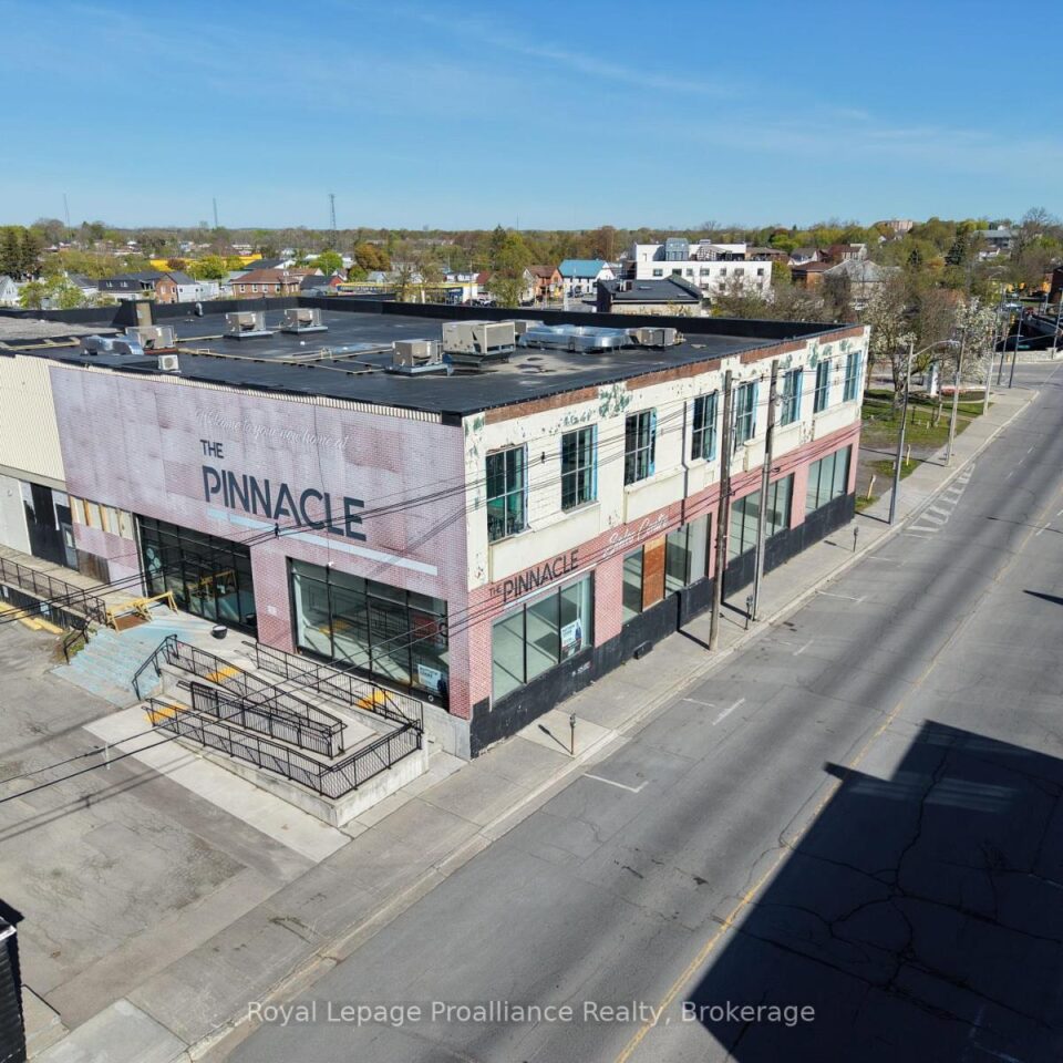 360 Pinnacle Street, Belleville