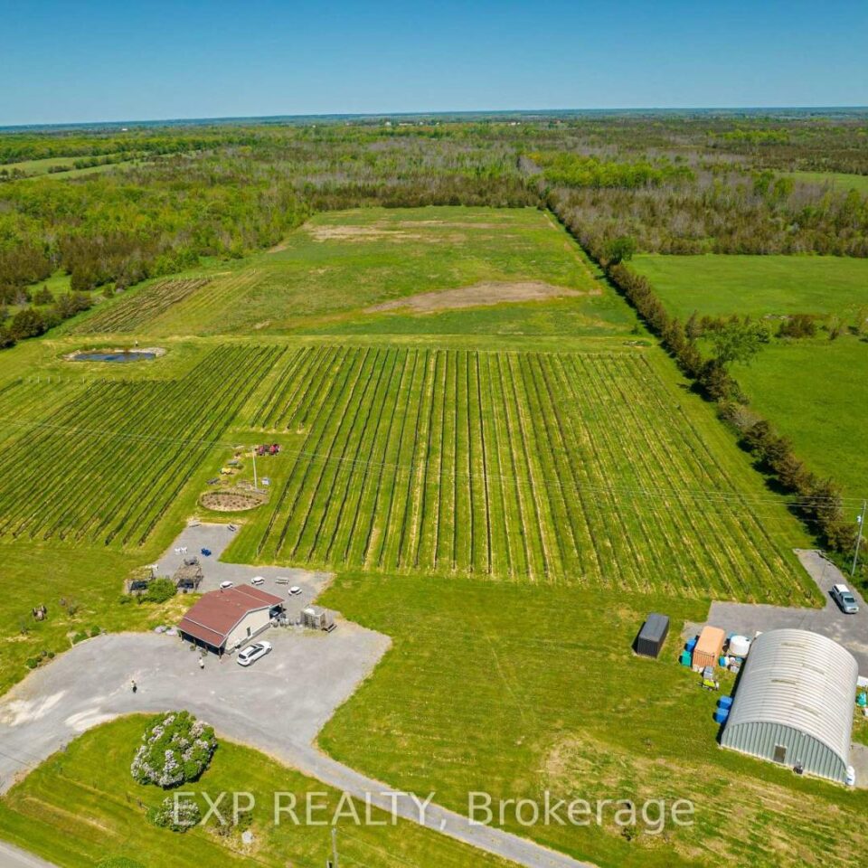 3609 County Road 8, Prince Edward County