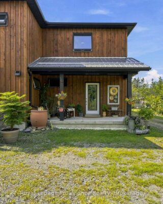 3646 County Road 8, Prince Edward County