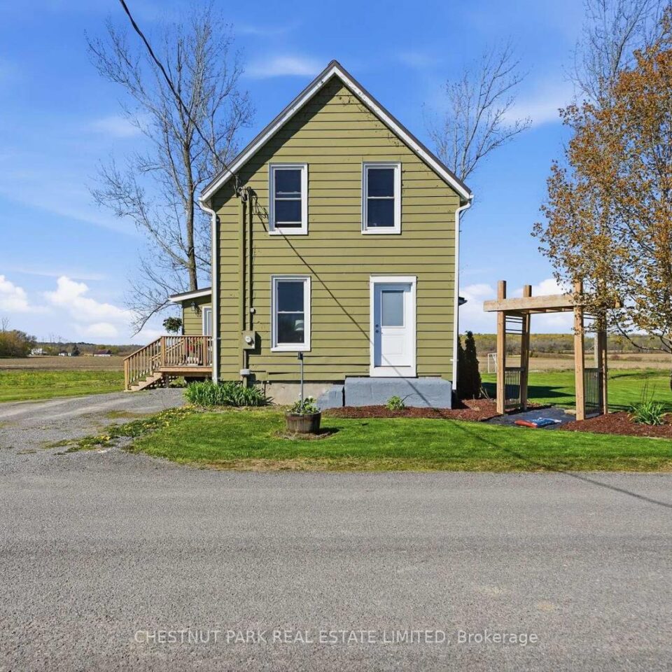 370 Kaiser Crossroad, Prince Edward County