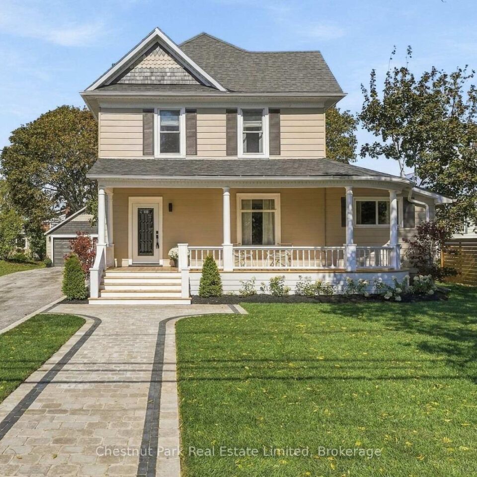 372 Main Street, Prince Edward County