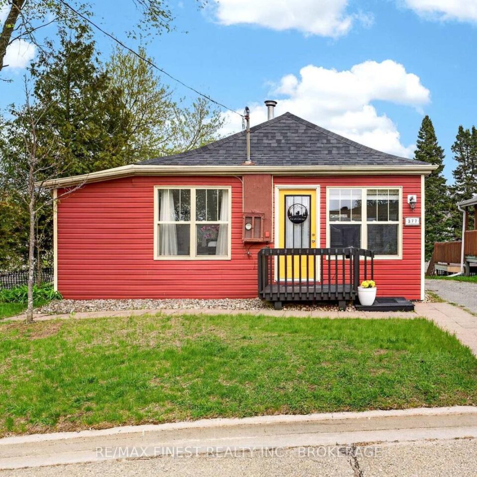 377 Henrietta Street, Gananoque