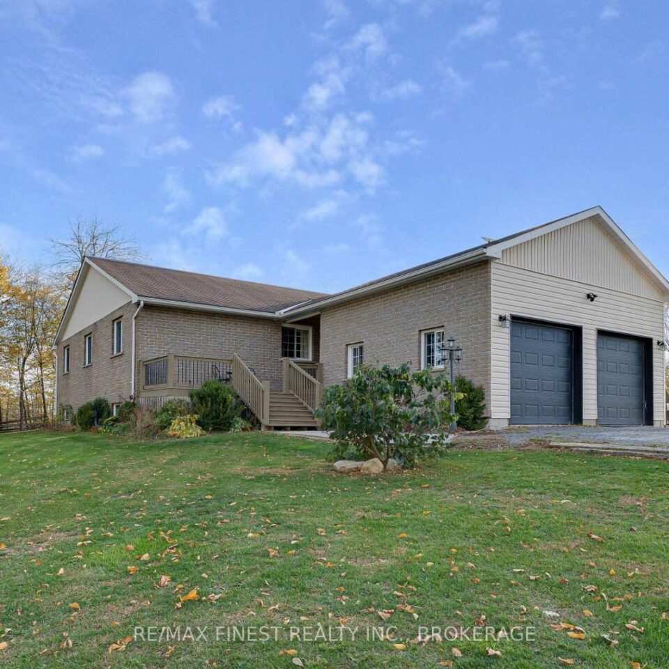 38 Ballahack Road, Stone Mills