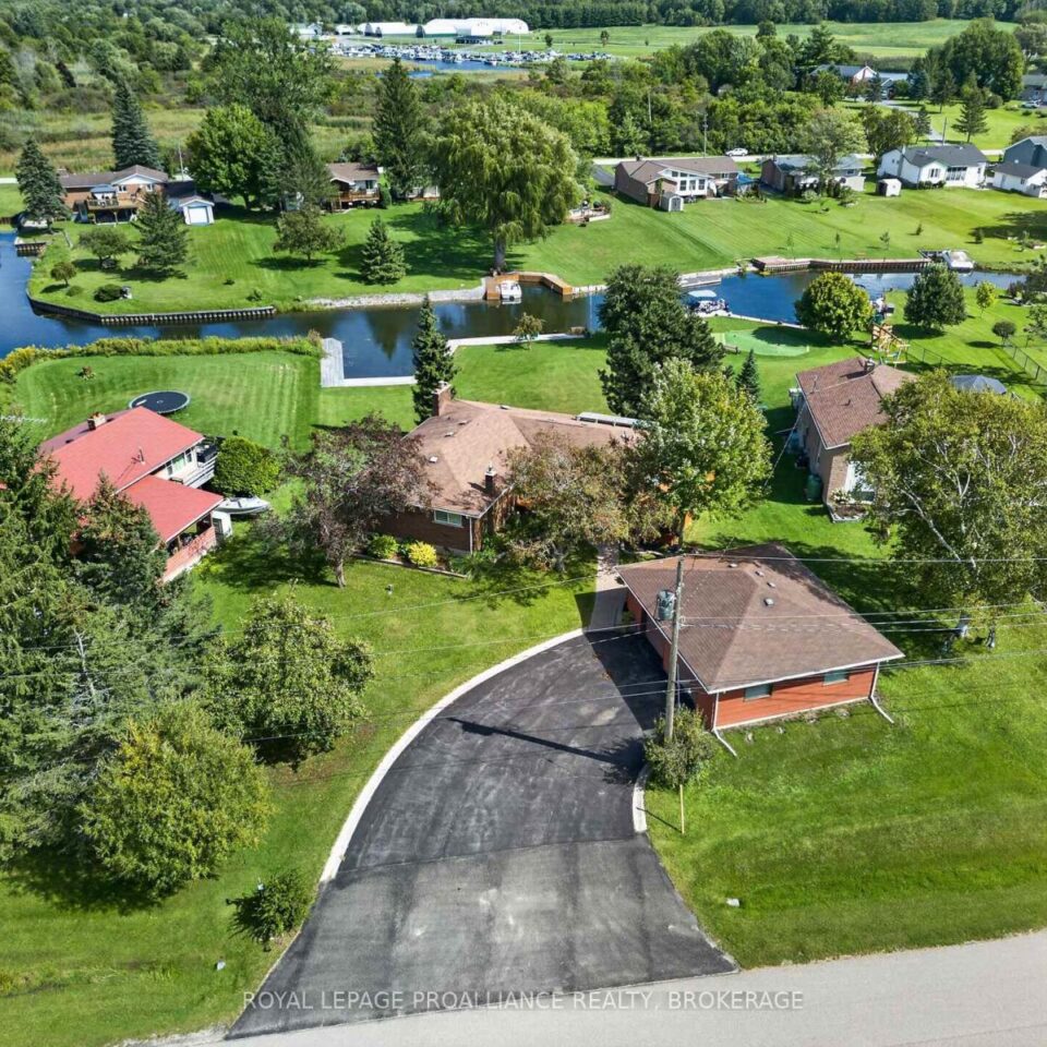38 Willowbank Road W, Gananoque