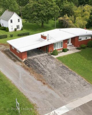 380-384 Main Street, Prince Edward County