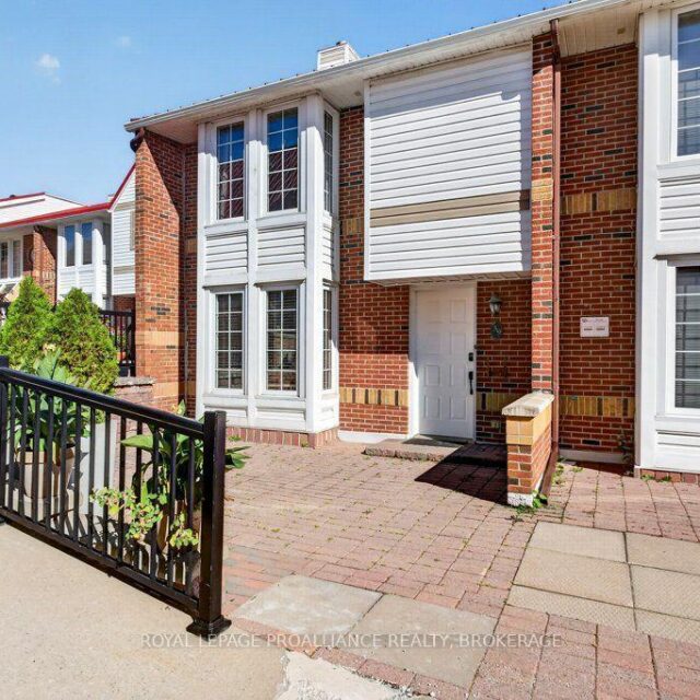 39 – 1 Place D’armes, Kingston