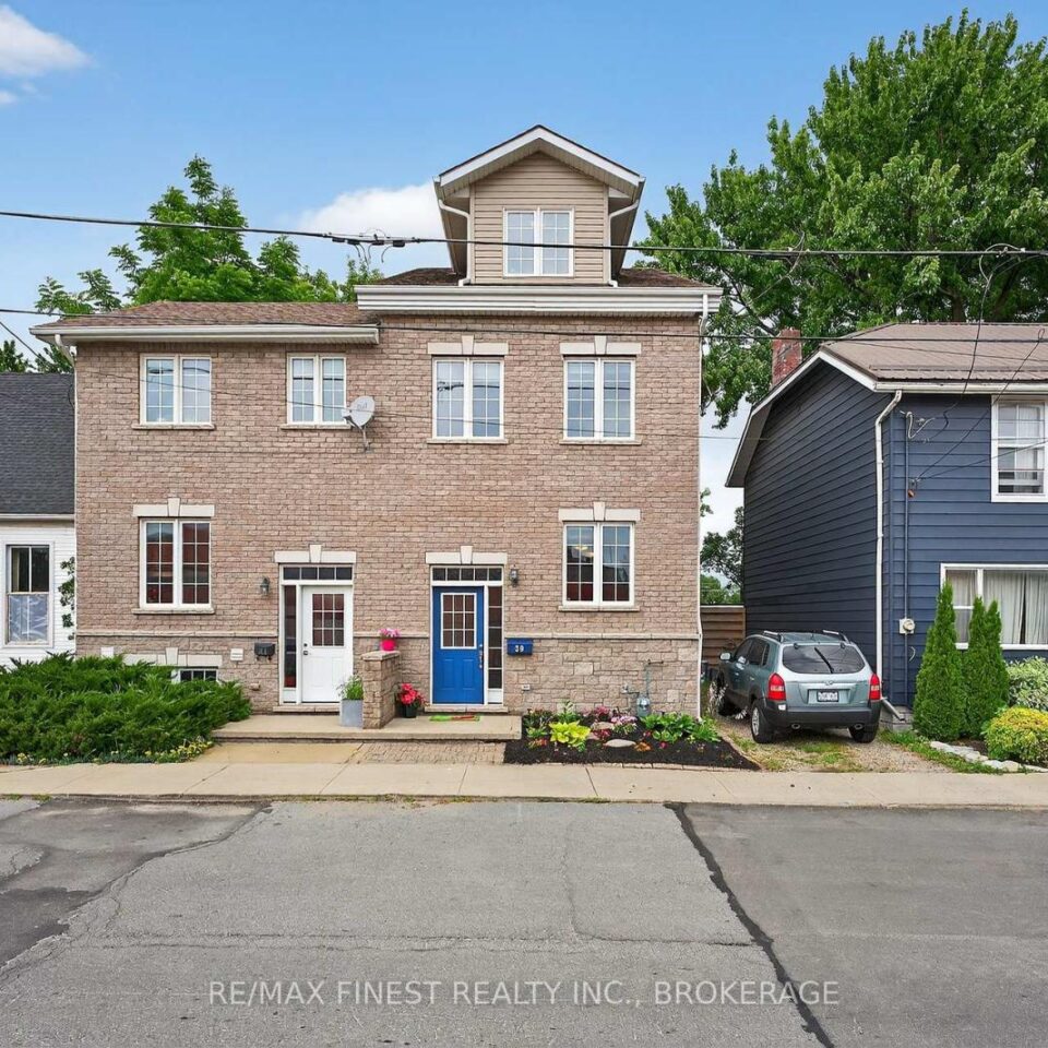 39 Charles Street, Kingston (east Of Sir John A. Blvd)