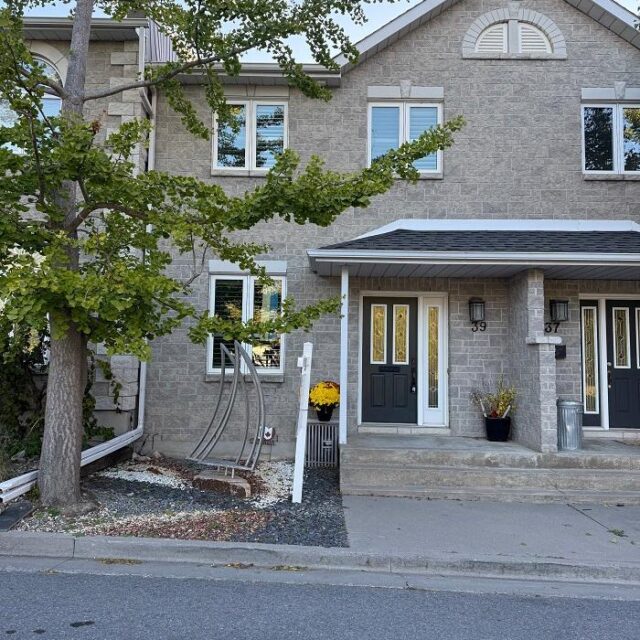 39 Mowat Avenue, Kingston