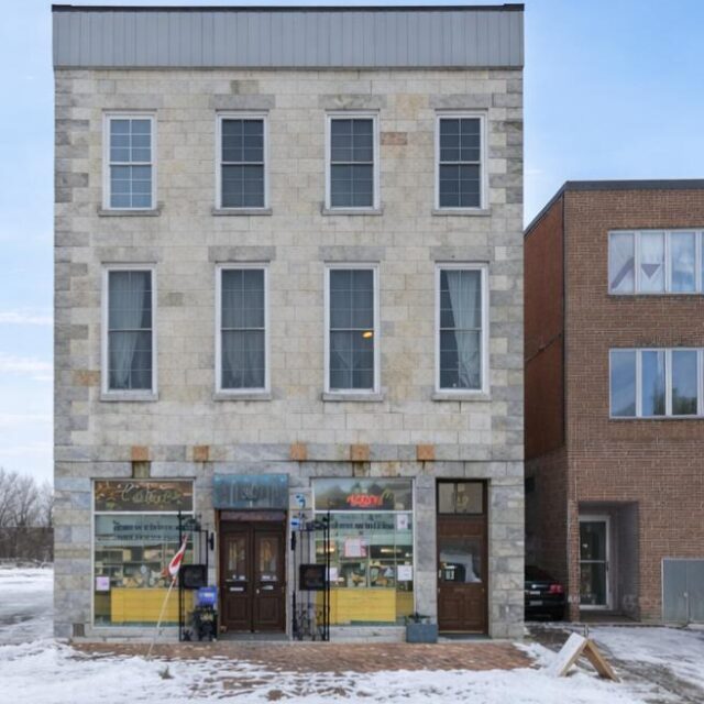 393 Front Street, Belleville