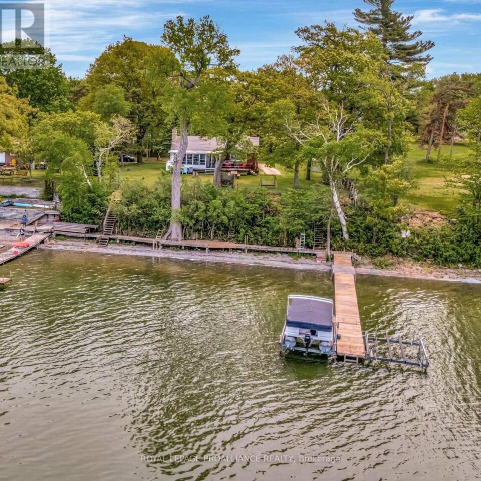 40 Mayne Lane, Prince Edward County