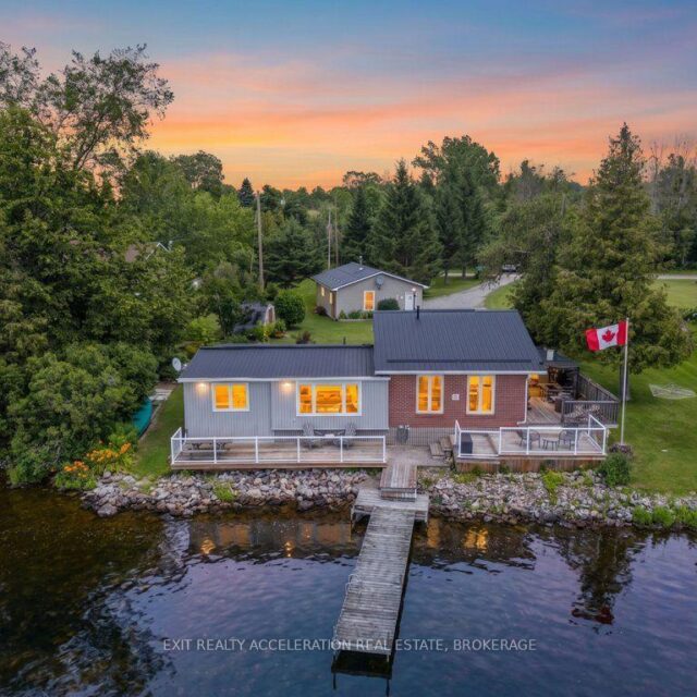 40 Oak Lane, Stone Mills