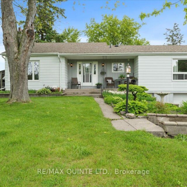 404 Bridge Street W, Belleville