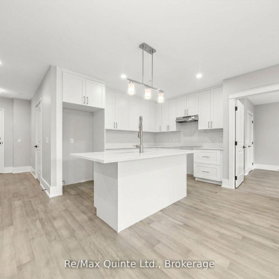 405 – 17 Cleave Avenue, Prince Edward County