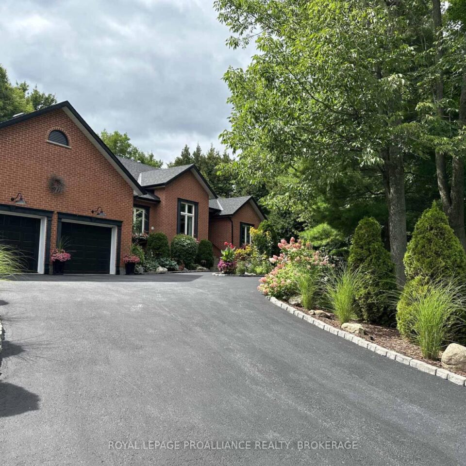 4075 Stone Point Road, South Frontenac