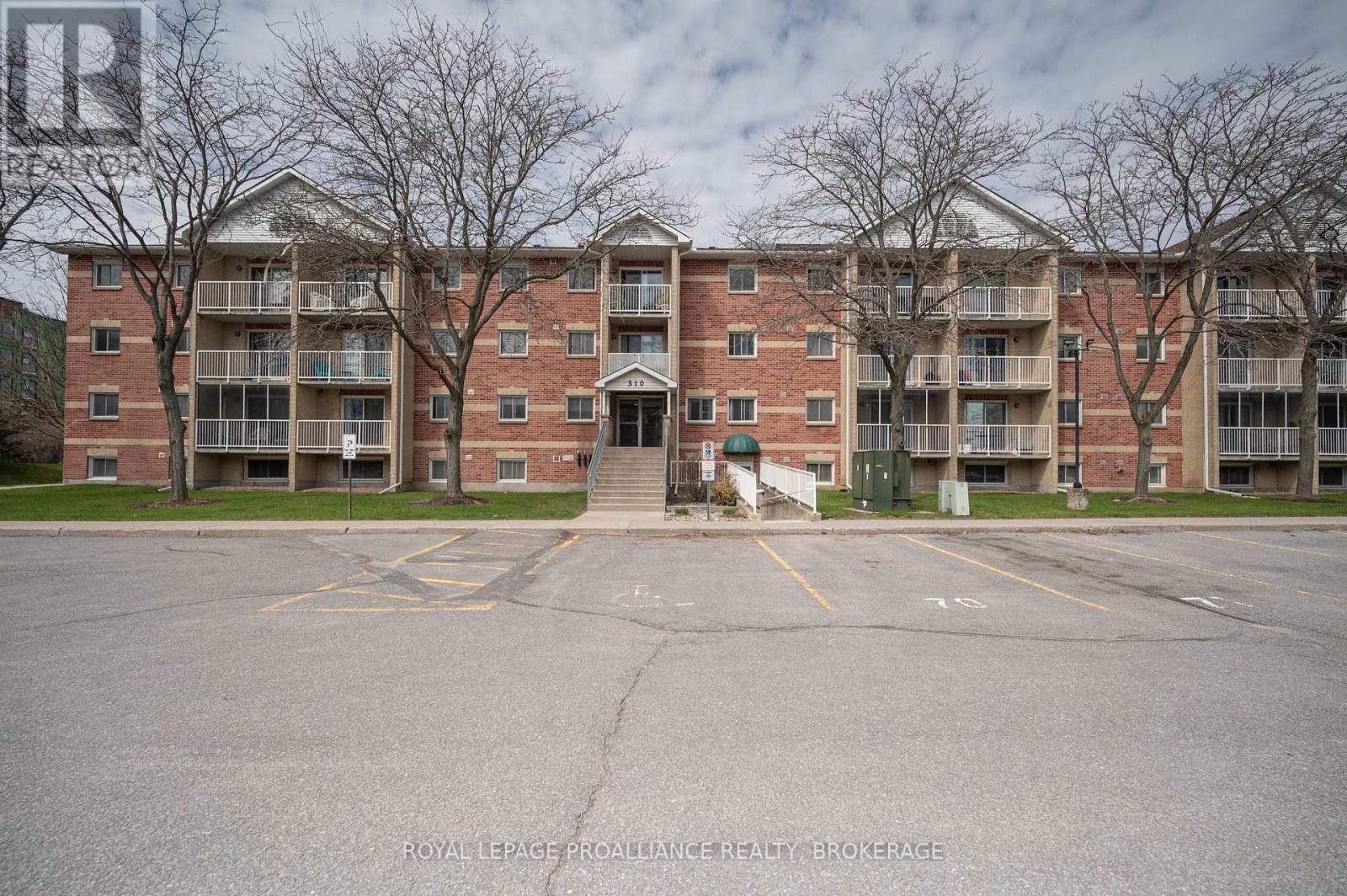 411 – 316 Kingsdale Avenue, Kingston