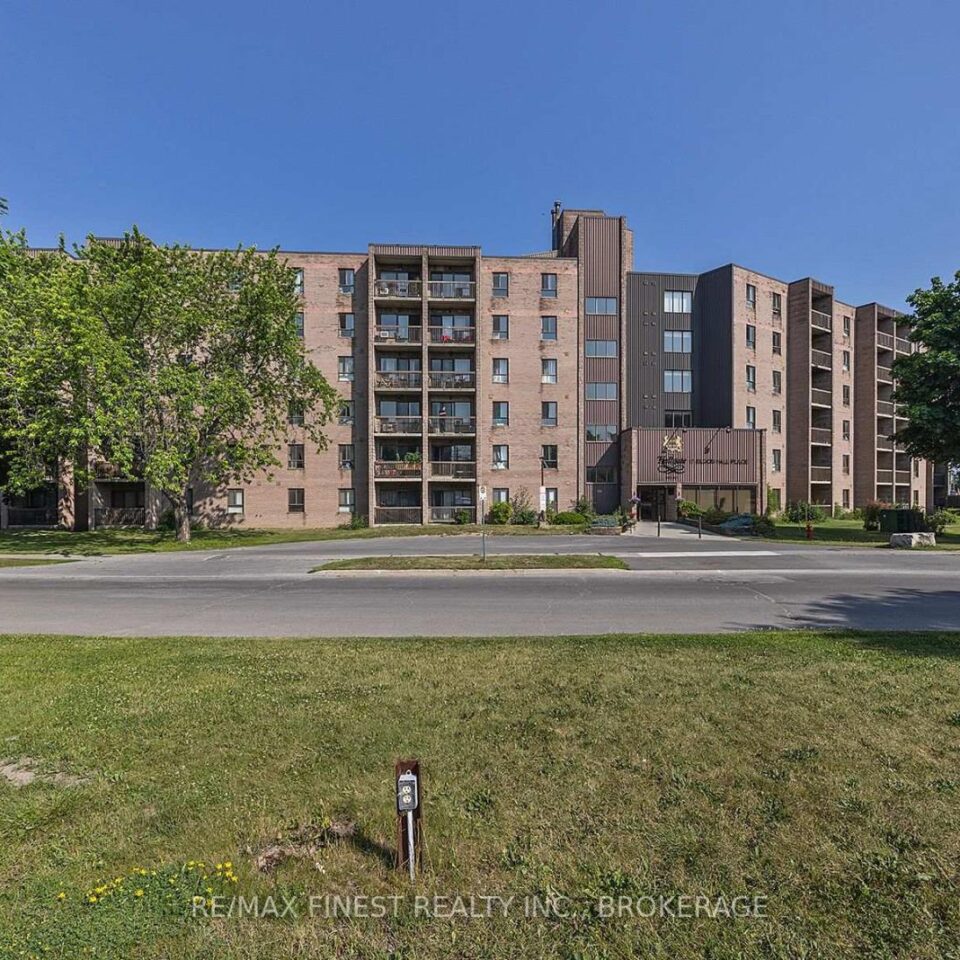 414 – 17 Eldon Hall Place, Kingston