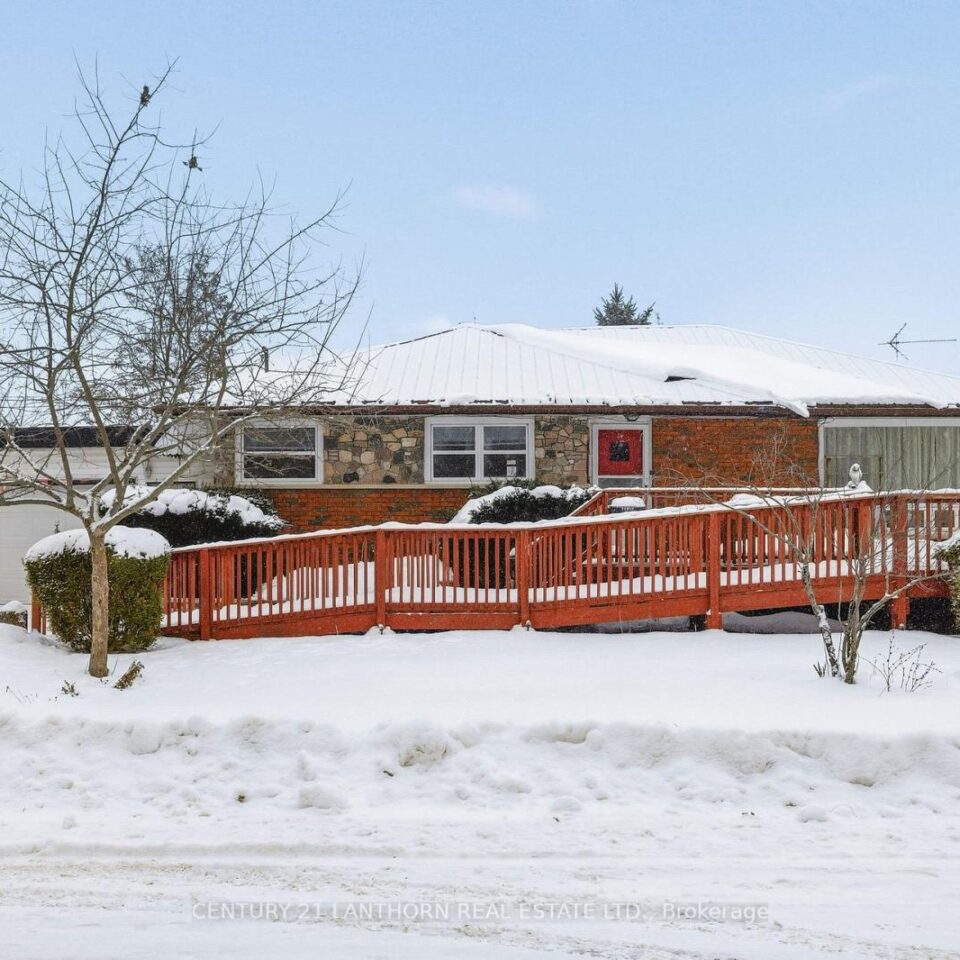 415 Stanley Avenue, Deseronto