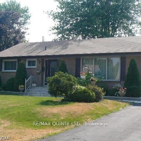 42 Fourth Avenue, Quinte West