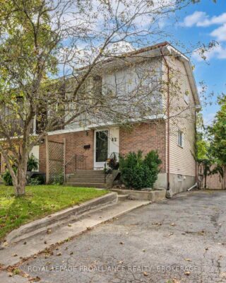 42 Wycliffe Crescent, Kingston