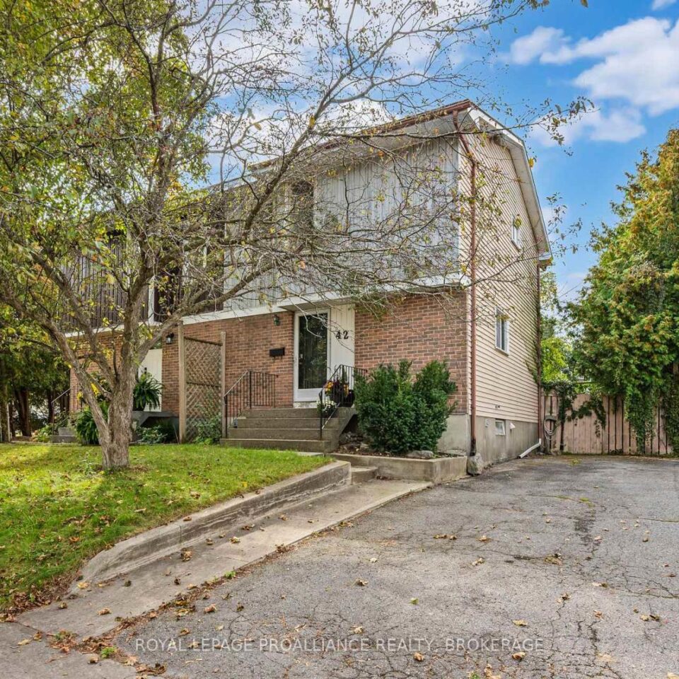 42 Wycliffe Crescent, Kingston