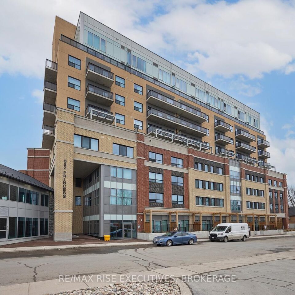 423 – 652 Princess Street, Kingston