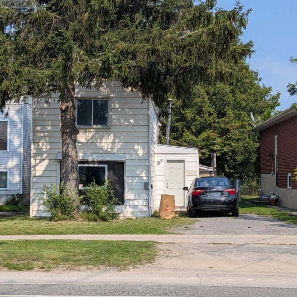 43 Portsmouth Avenue, Kingston