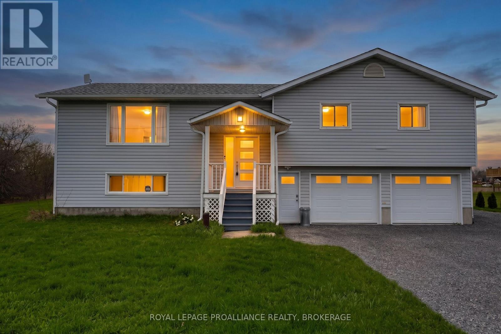 4318 County Road 6, Stone Mills