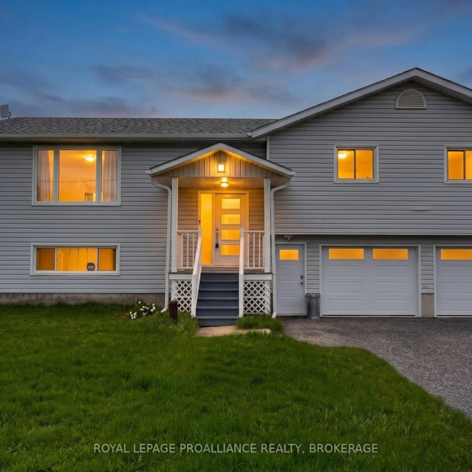 4318 County Road 6, Stone Mills
